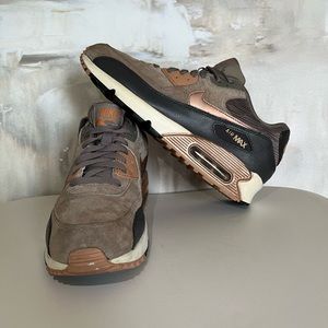 NIKE AIRMAX!!!!Size 10